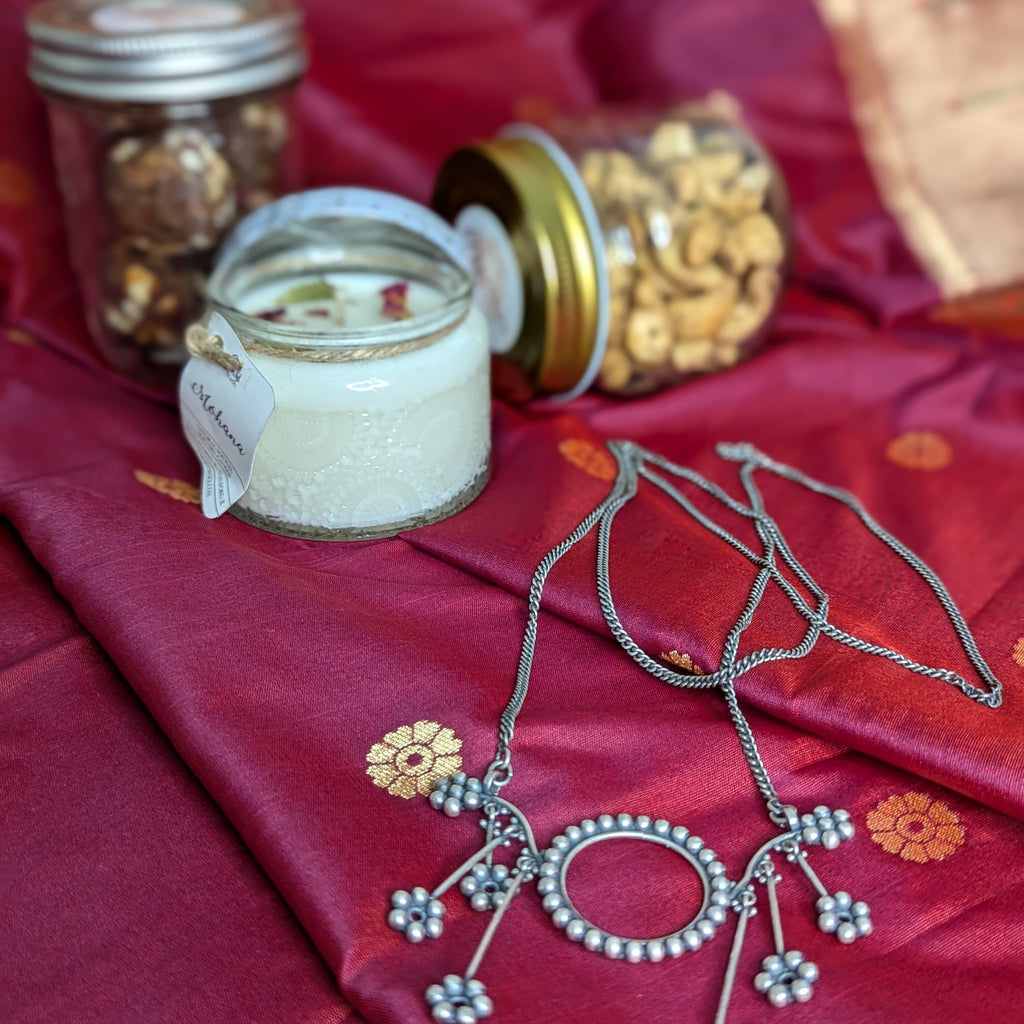 Thoughtful Gifts for a Festive Glow: Top picks for a Diwali Gift